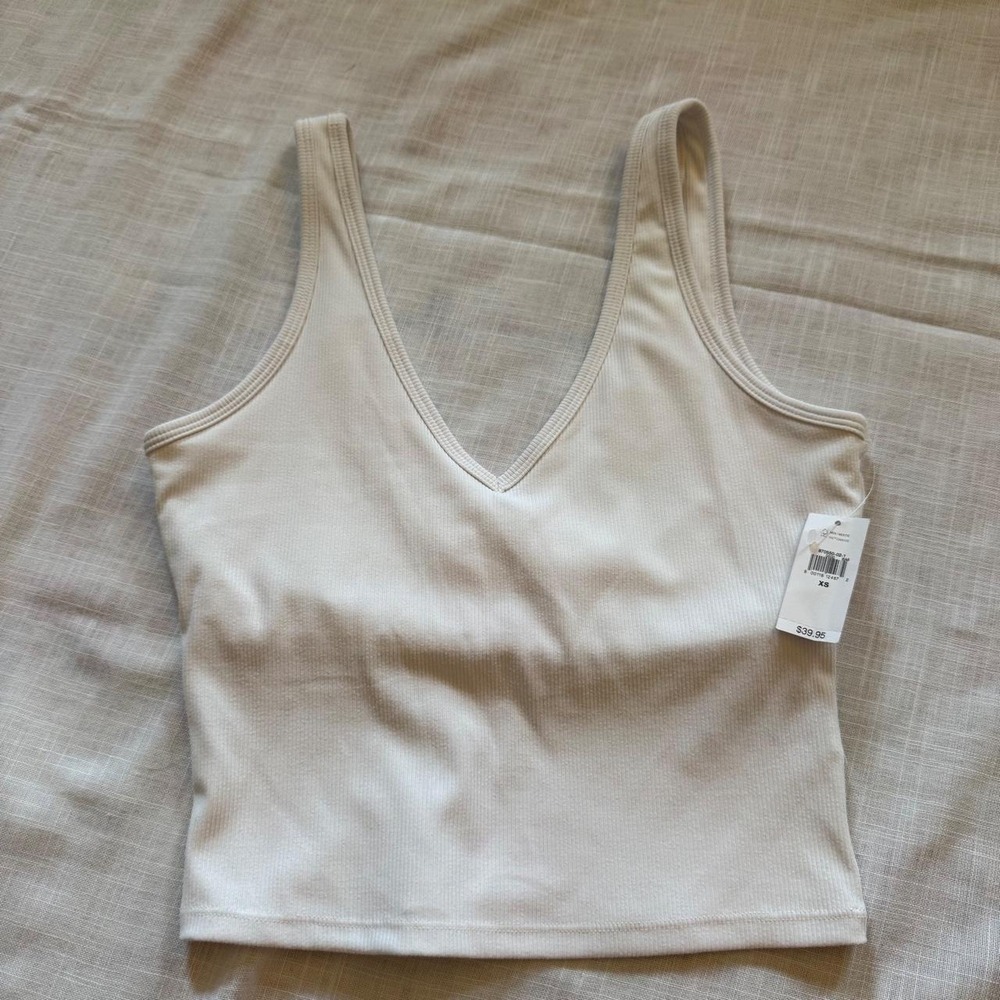 nwt gap fit white tank top